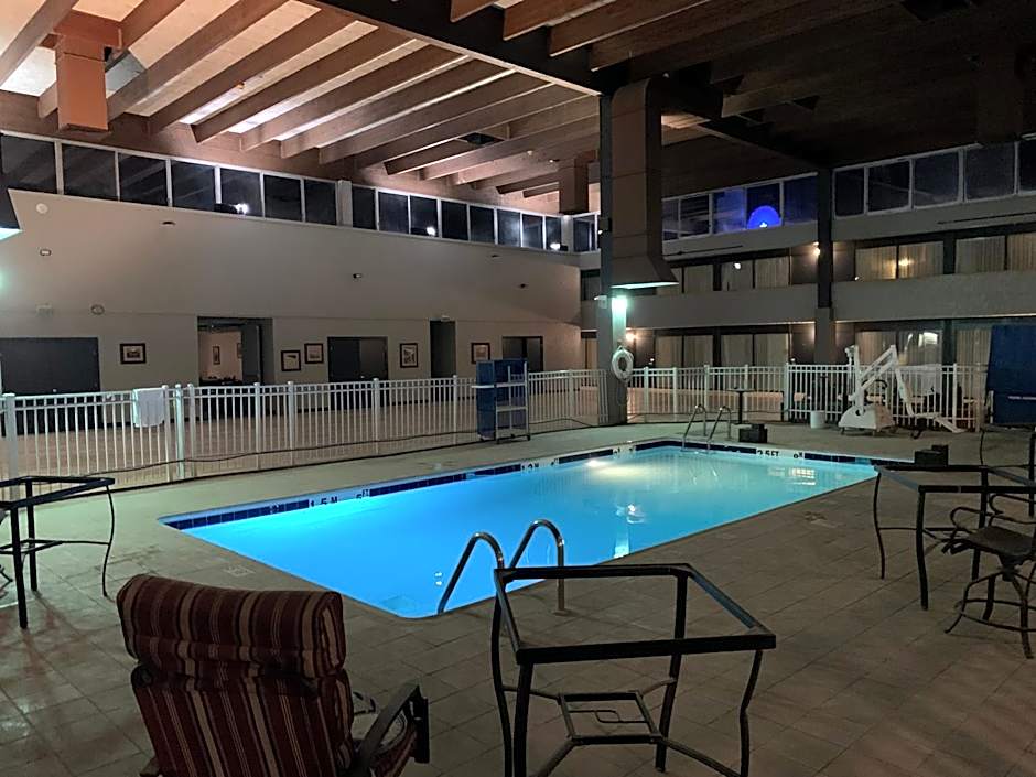 Riverside Hotel
