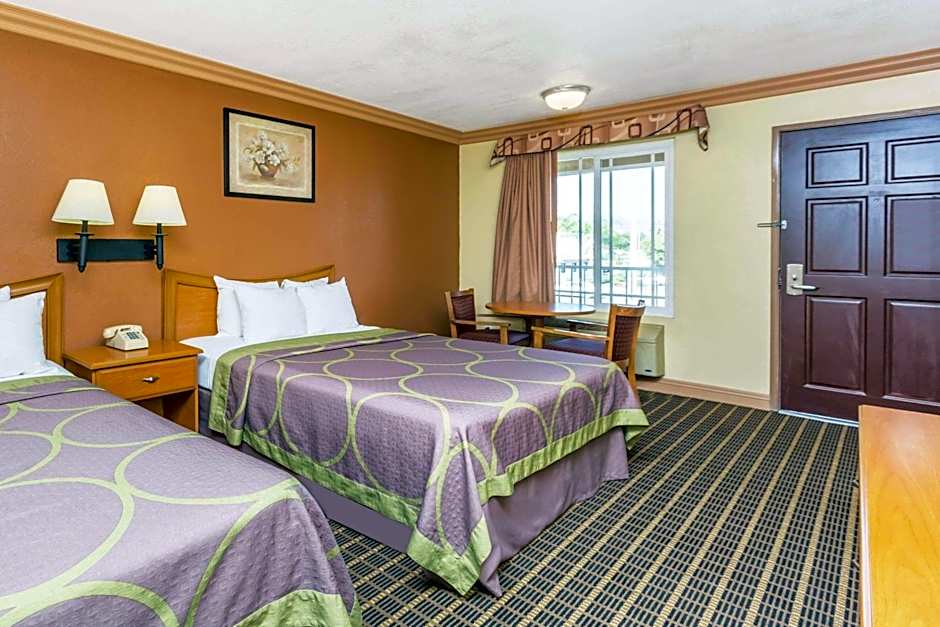 Super 8 by Wyndham Azusa