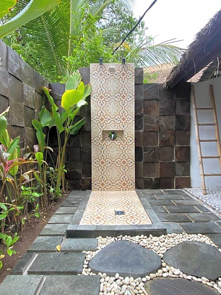 Flower Bud Bungalow Balangan