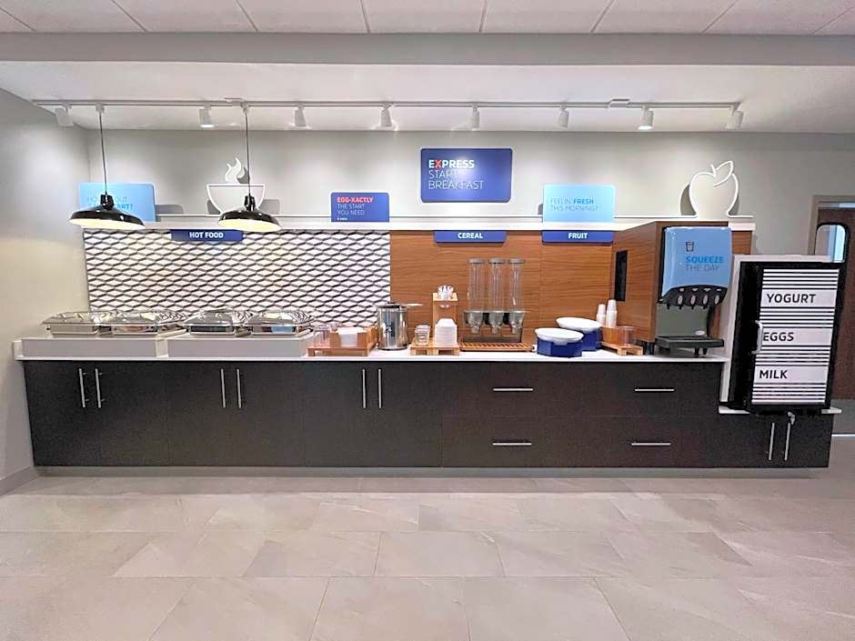 Holiday Inn Express and Suites Ft. Smith Airport By IHG