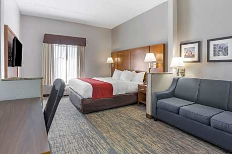 King Suite - Non-Smoking