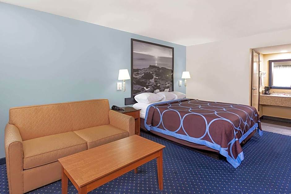 Super 8 by Wyndham El Cajon/San Diego