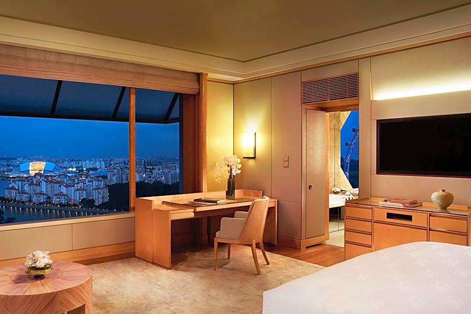 Photo 1 of 4 of 1 King Bed, View, High Floor