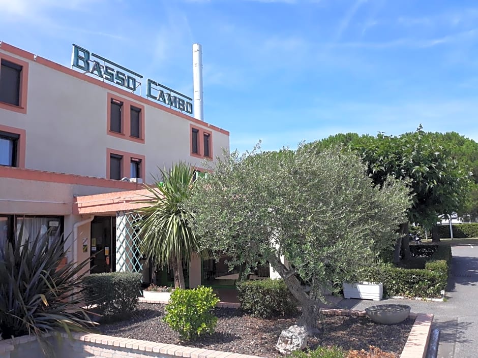 METRHOTEL BASSO CAMBO