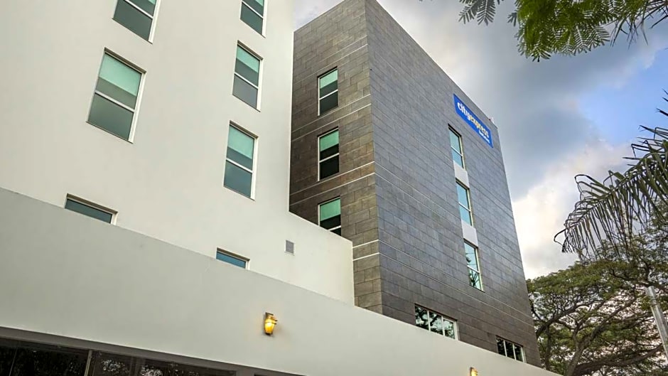 City Express Plus by Marriott Cali