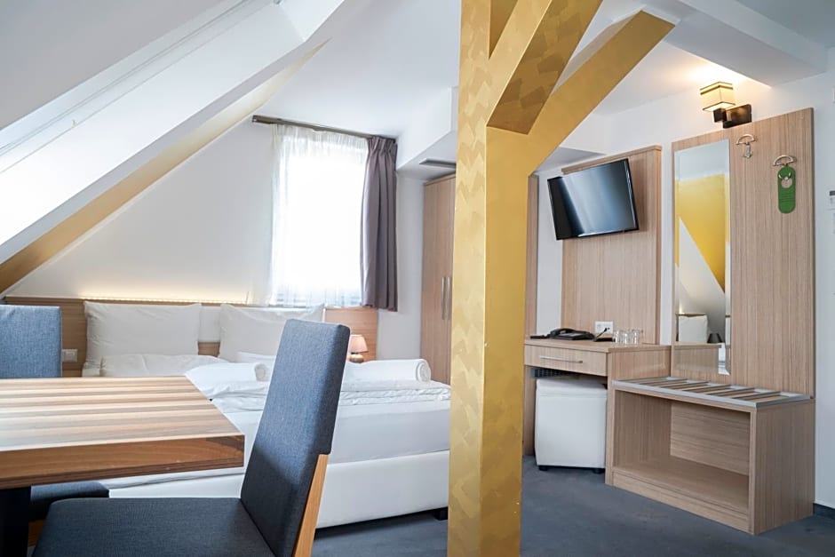 Alpha & Omega Hotel