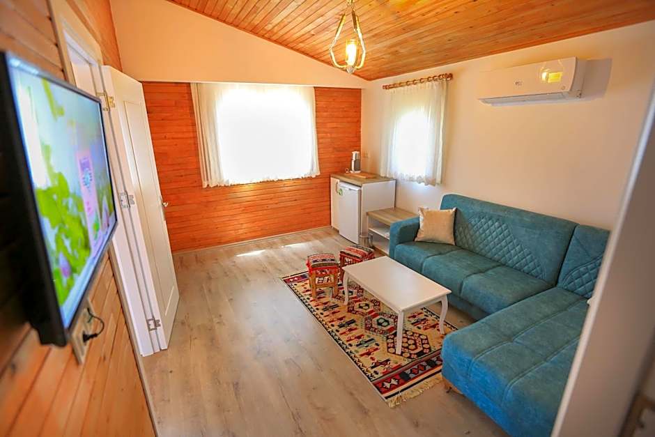 Merry Bungalow & Tent