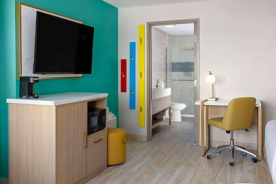 The Vibes Hotel, Trademark Collection by Wyndham