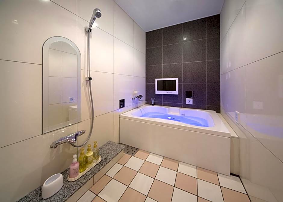 JEWEL HOTEL LUXURY MODERN (Adult Only)