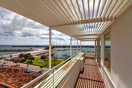 Superior Suite with Balcony and Sea View