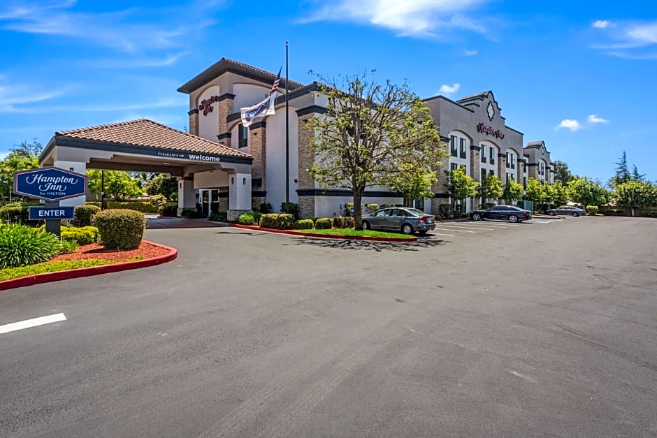 Hampton Inn By Hilton Oakland-Hayward