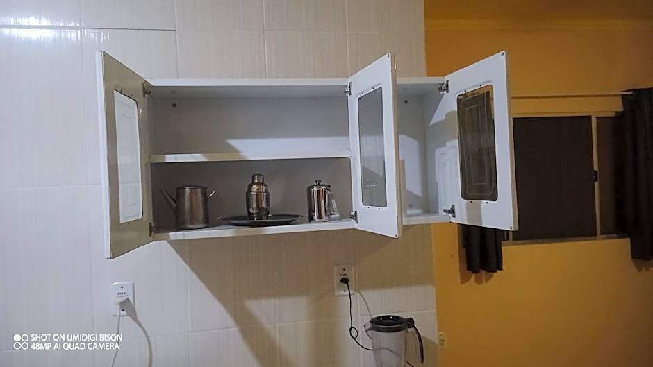 Casa com piscina , churrasqueira, Wi-Fi, em rua de Areia à 1km da praia, bairro sussegado, proíbido uso de som extremamente alto ideal para descansar