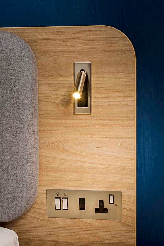 Holiday Inn Express Belfast City Queens Quarter By IHG