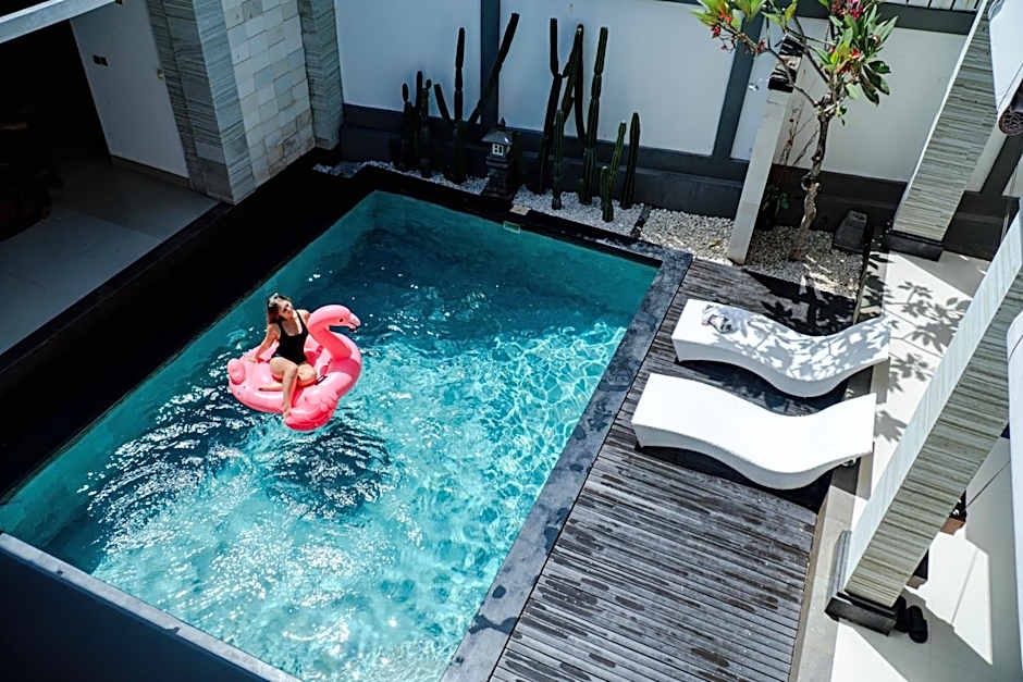 Maja Villa Batubelig by Pramana Villas