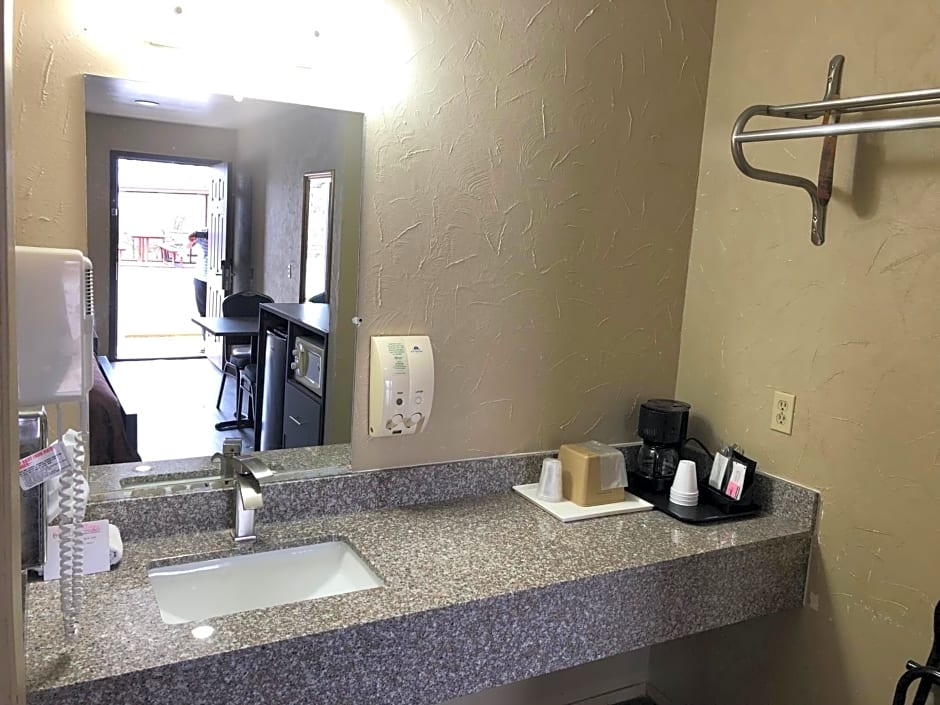Americas Best Value Inn - Legend's Inn