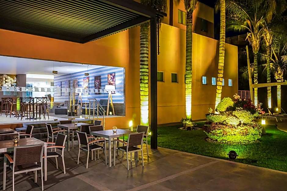 Fiesta Inn Express San Luis Potosi Oriente