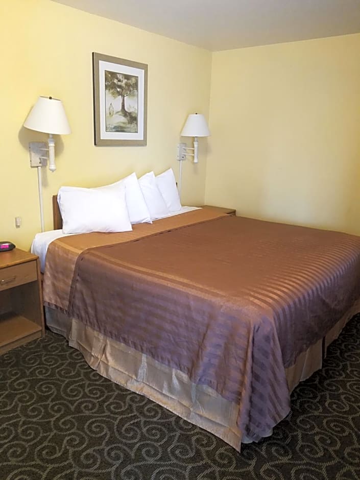 Travelodge by Wyndham Wenatchee