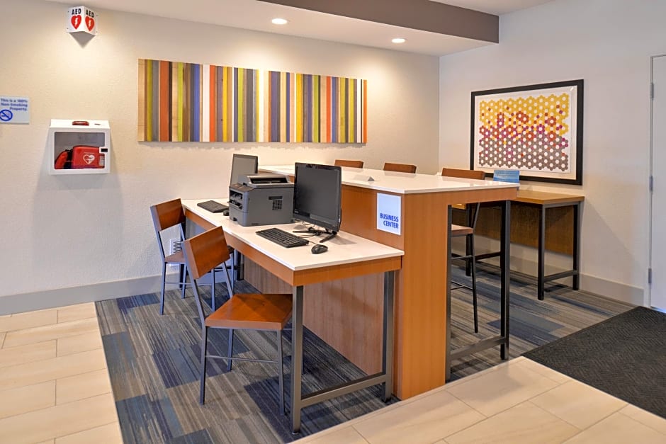Holiday Inn Express Hotel and Suites Stevens Point, an IHG Hotel