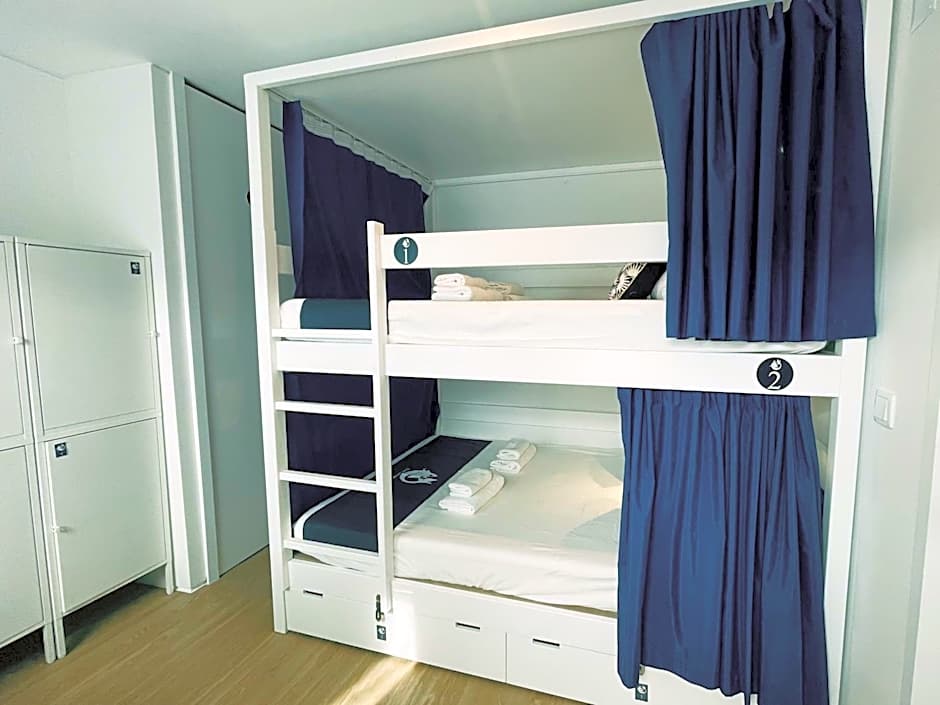 Partenope Hostel and Suites