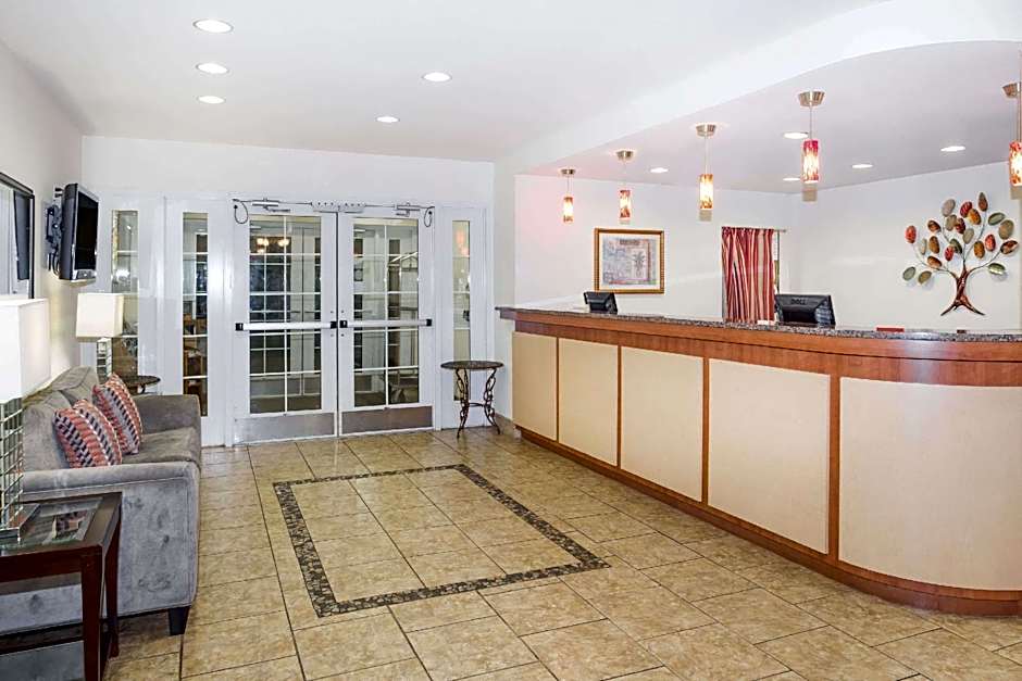 Hawthorn Extended Stay by Wyndham Panama City Beach