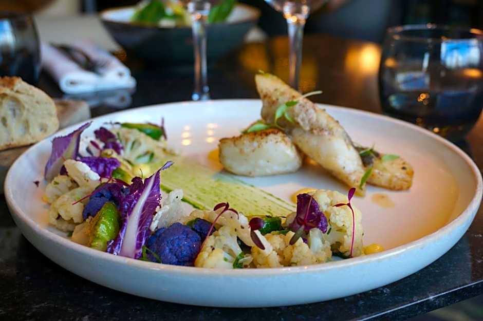 Radisson Blu CDG Airport Terminal Hotel, Paris