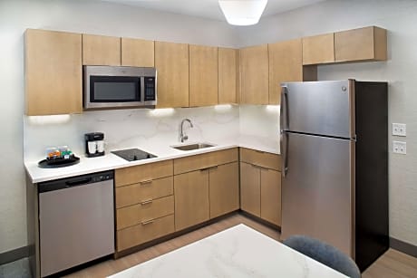 1King Hearing Accessible Suite