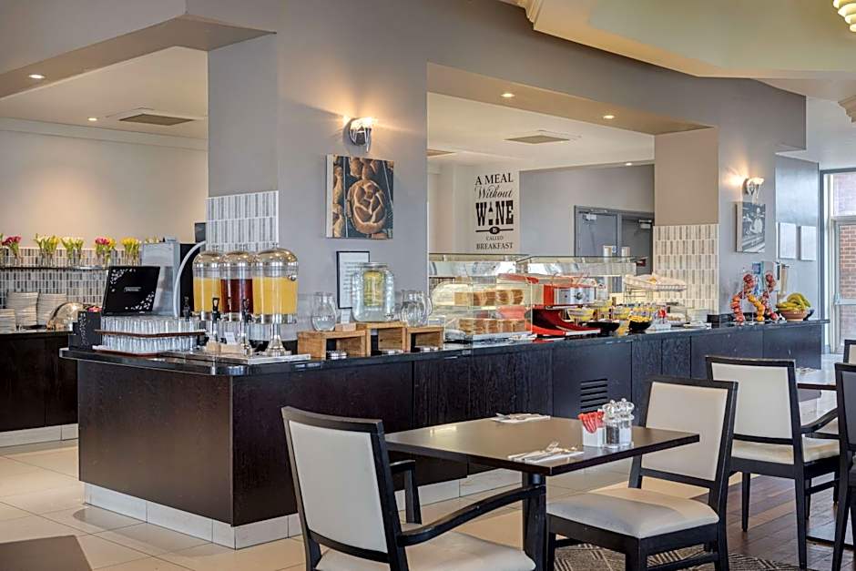 DoubleTree by Hilton Dartford Bridge