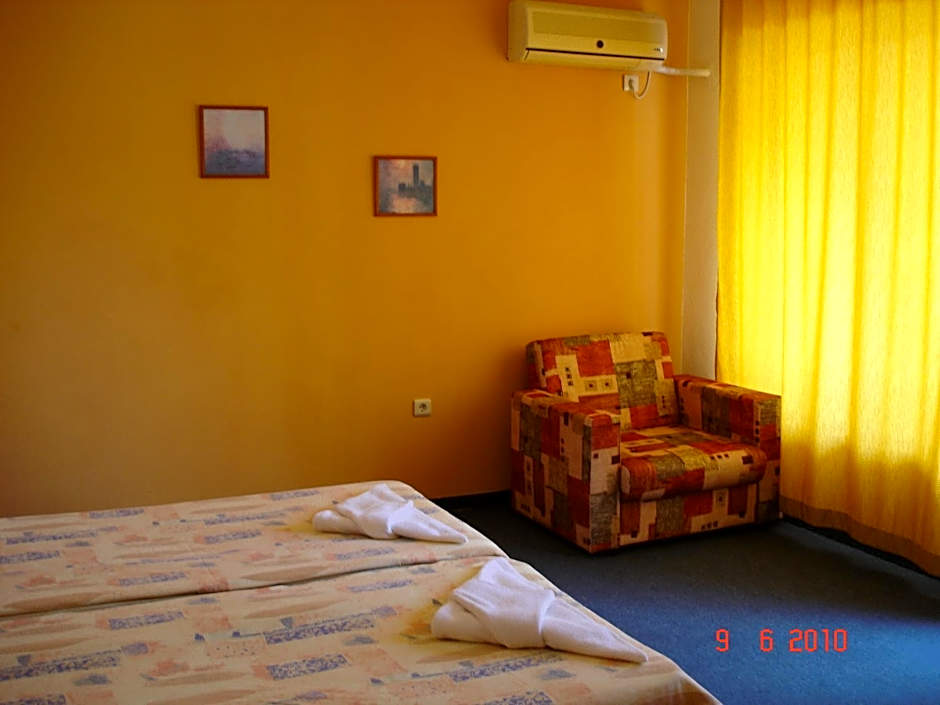 Friends Family Hotel