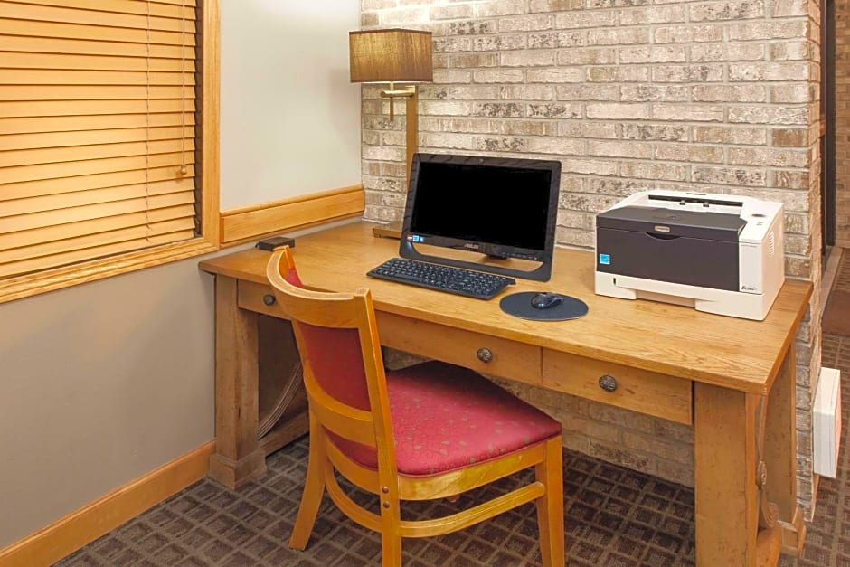 AmericInn by Wyndham Iowa Falls