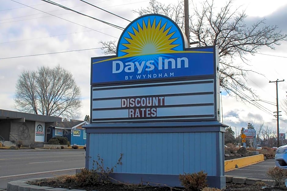 Days Inn by Wyndham Bend