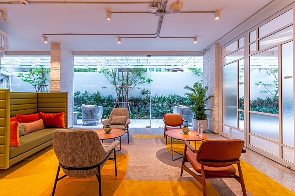 Shama Yen-Akat Bangkok