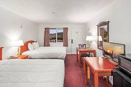 2 Queen Beds Non-Smoking with Pet Friendly