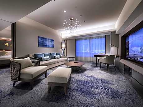 Premier Suite Room with River View - Non-Smoking