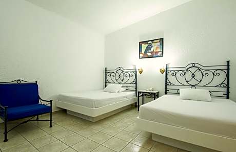 Standard Queen Room with Two Queen Beds