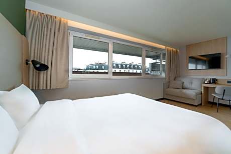 Apartment - 1 Queen Bed 1 Sofa Bed