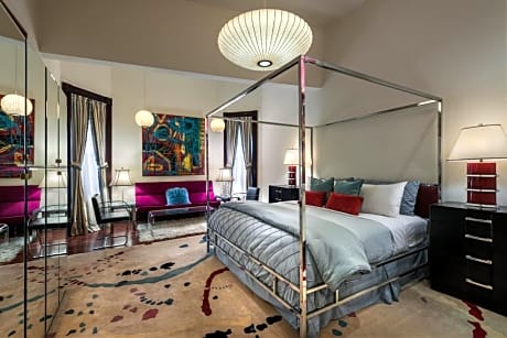Deluxe King Suite