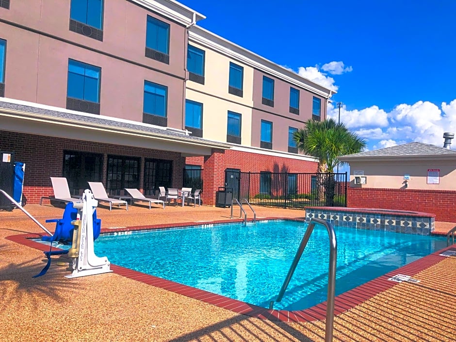 Holiday Inn Express Hotel & Suites Hearne