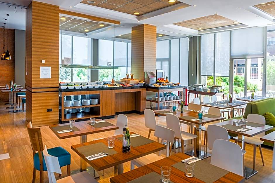 Hotel Madrid Chamartín Affiliated by Meliá