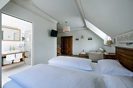 Large Double or Twin Room