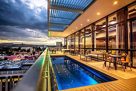 AVANI Windhoek Hotel & Casino