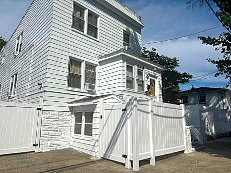Divine Villa Guest House Harper Ave WITH FREE PRIVATE PARKING