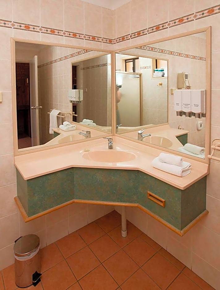 James Street Motor Inn