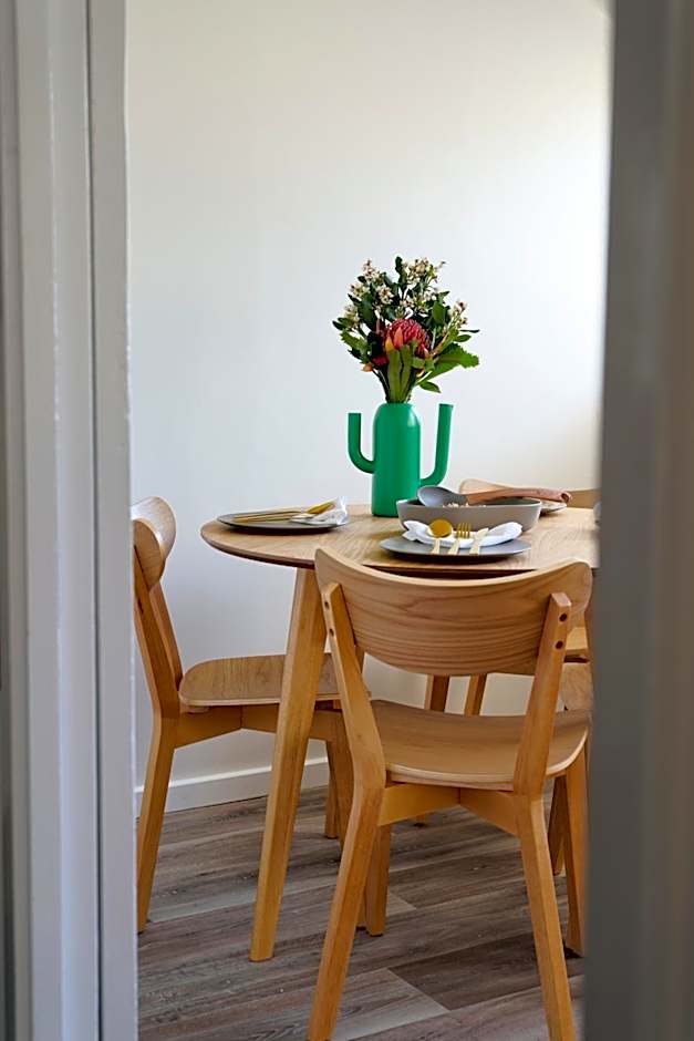 Baileys Parkside Motel by VetroBlu