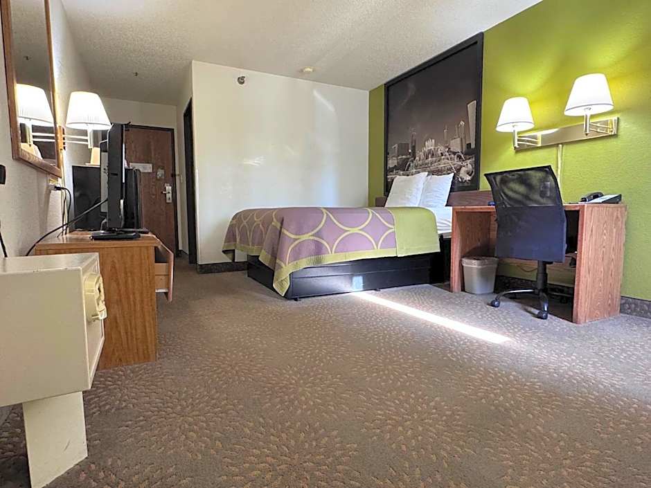 Super 8 by Wyndham Mokena/Frankfort /I-80