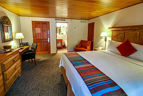 Traditional King Room with Patio or Balcony