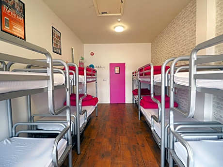 1 Person in 10-Bed Dormitory - Female Only