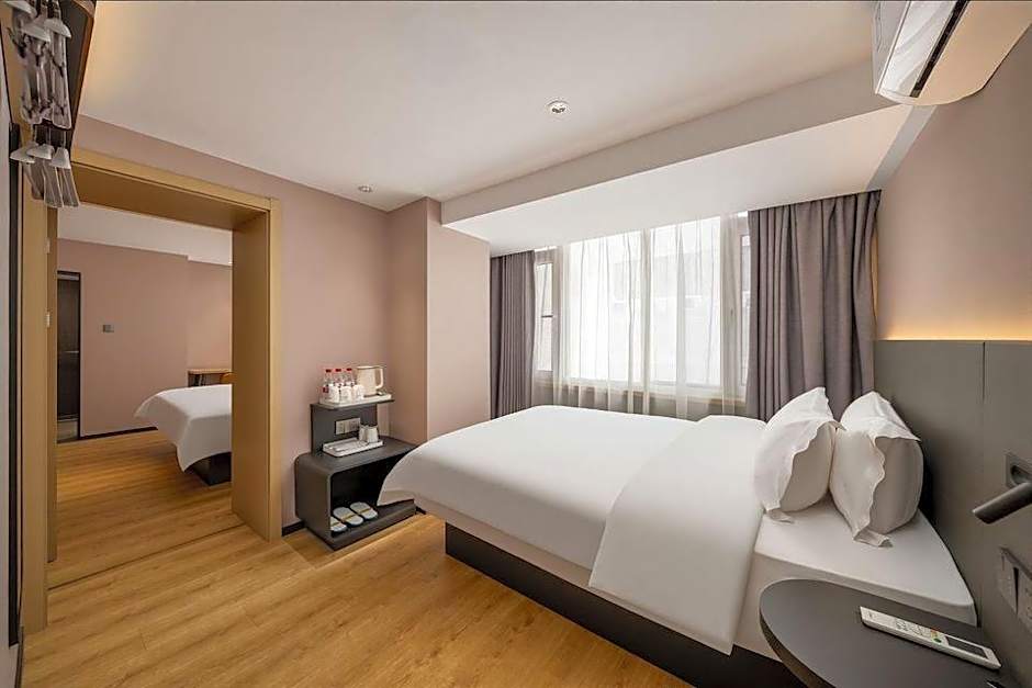 Photo 1 of 1 of Deluxe Suite, Accessible