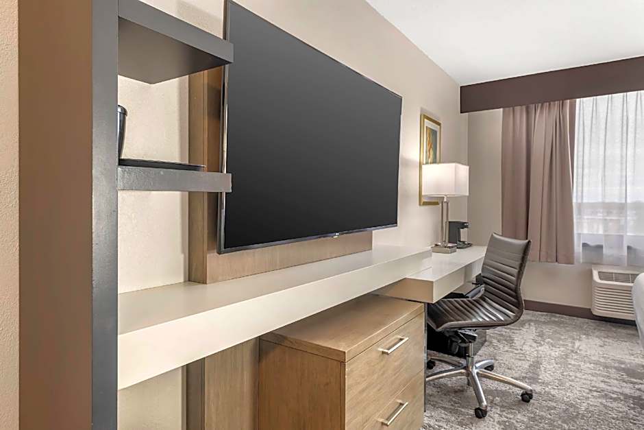 Comfort Inn Brooklyn Center
