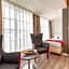 PLAZA Premium Den Haag City Center