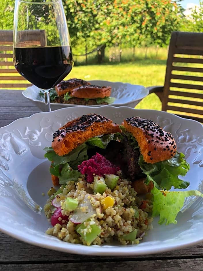 Le Cerisier Saint-Barbant